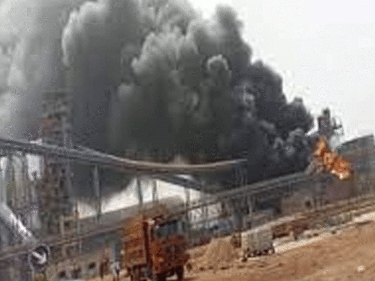 a1e78ea3-explosion-in-bua-cement-factory.gif